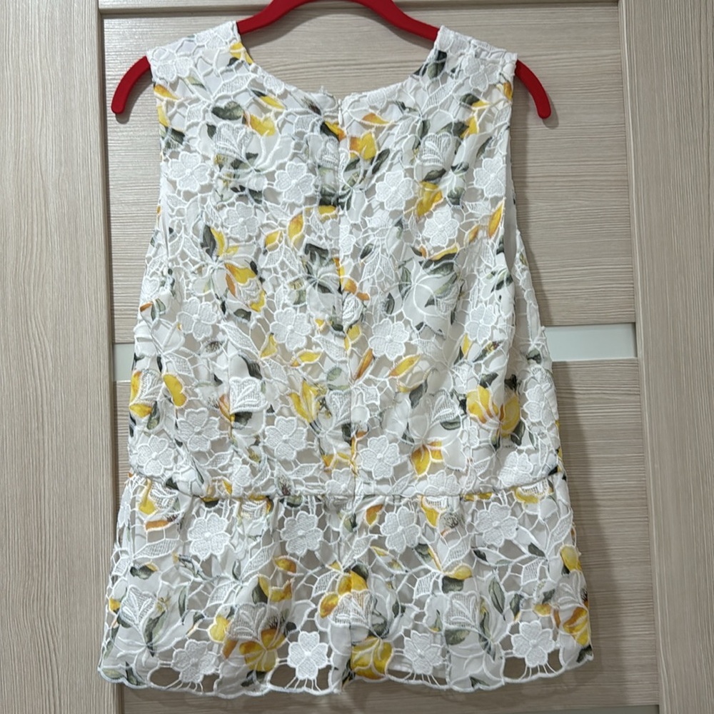 White house black market lemon print Lace peplum top Size 12 - Picture 9 of 10
